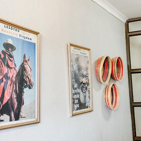 Tribute Guest House Matala มาเซรู ภายนอก รูปภาพ