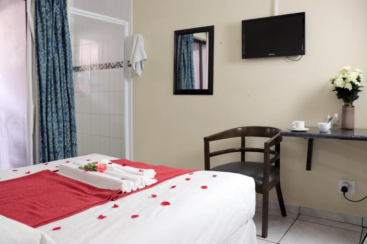 Tribute Guest House Matala มาเซรู ภายนอก รูปภาพ