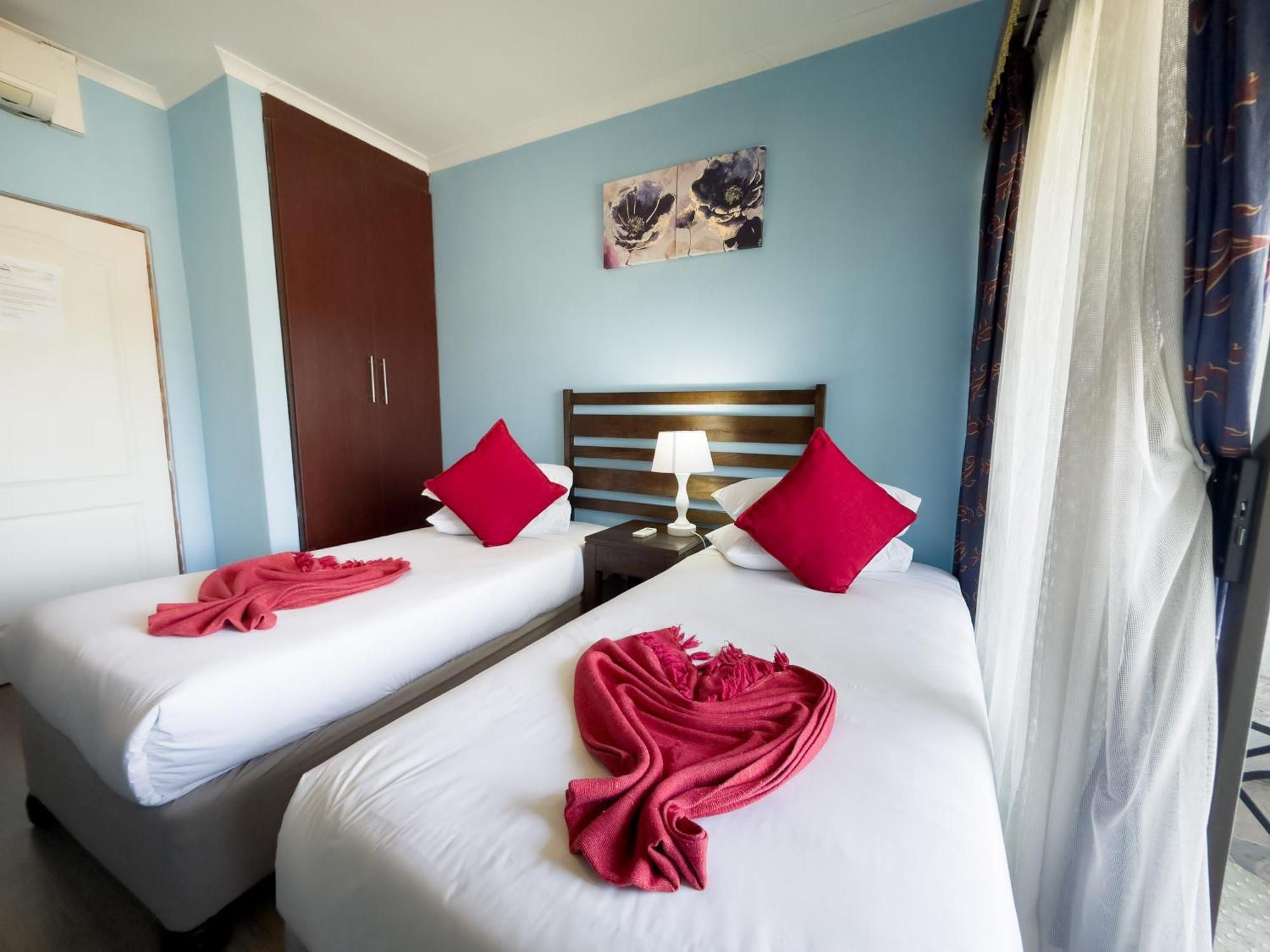 Tribute Guest House Matala มาเซรู ภายนอก รูปภาพ